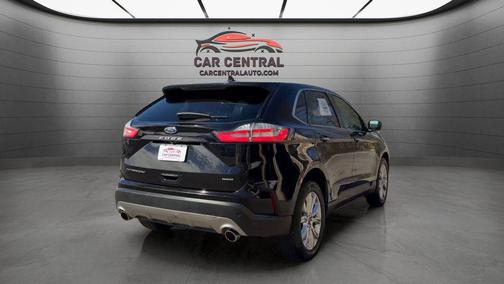 Black Metallic 2022 Ford Edge Titanium