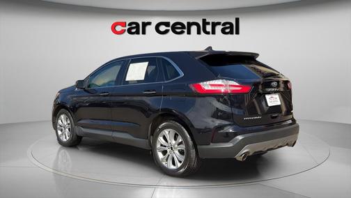 Black Metallic 2022 Ford Edge Titanium