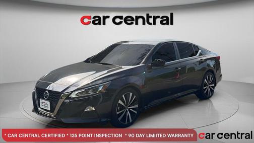 Super Black Clearcoat 2022 Nissan Altima SR FWD