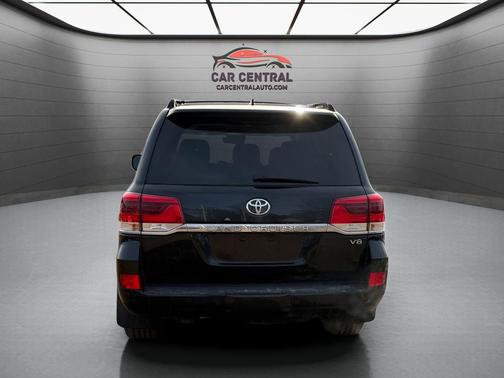 2016 Toyota Land Cruiser Base