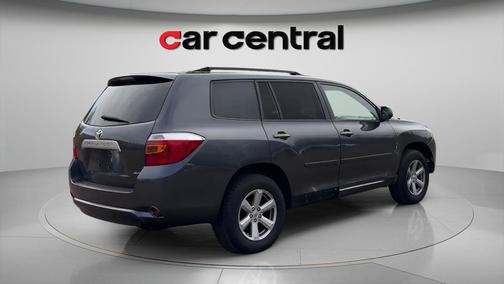 Magnetic Gray Metallic 2010 Toyota Highlander SE