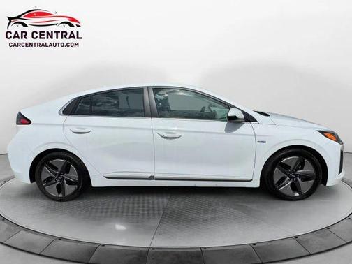 2020 Hyundai IONIQ Hybrid SEL