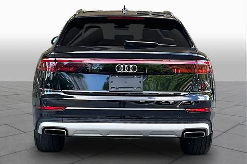 Mythos Black Metallic 2024 Audi Q8 55 Premium Plus