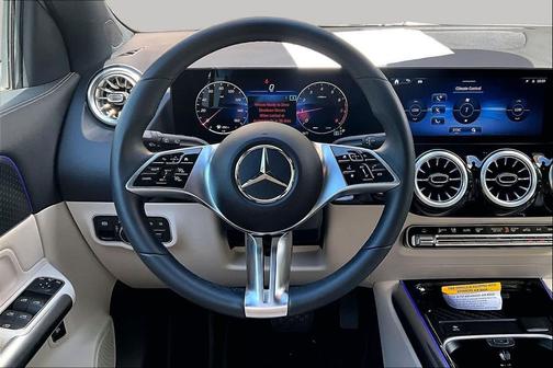 Polar White 2026 Mercedes-Benz GLA 250 4MATIC