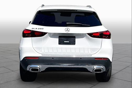 Polar White 2026 Mercedes-Benz GLA 250 4MATIC