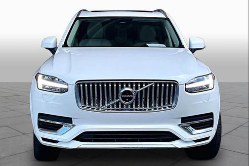 Crystal White Metallic 2025 Volvo XC90 Plug-In Hybrid T8 Ultra 7-Seater