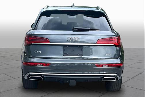 Daytona Gray Pearl Effect 2023 Audi Q5 45 S line Premium Plus
