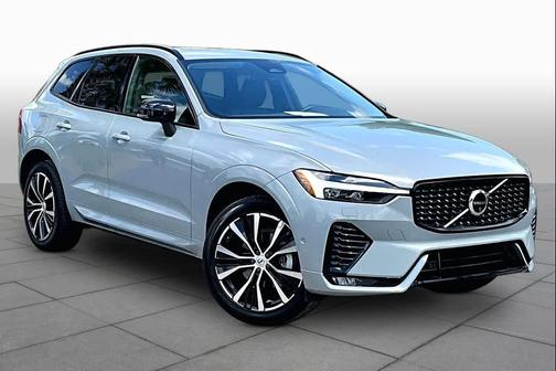 Vapour Grey Metallic 2025 Volvo XC60 B5 Plus