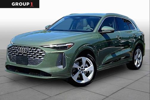 District Green Metallic 2025 Audi Q5 Prestige TFSI quattro S tronic