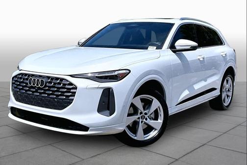 Glacier White Metallic 2025 Audi Q5 Premium Plus TFSI quattro S tronic