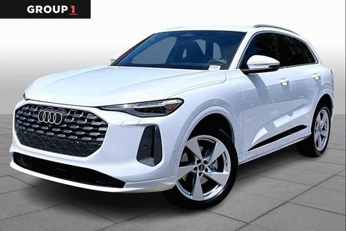 Glacier White Metallic 2025 Audi Q5 Premium Plus TFSI quattro S tronic
