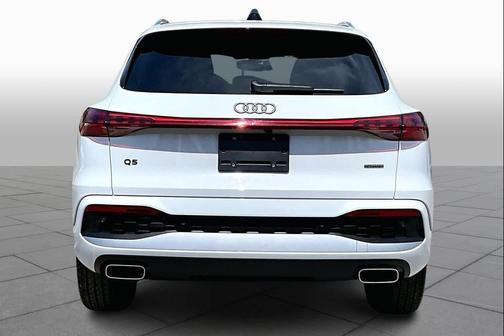 Glacier White Metallic 2025 Audi Q5 Premium Plus TFSI quattro S tronic
