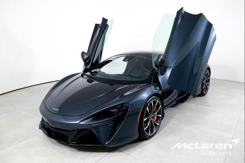 2023 McLaren Artura Coupe