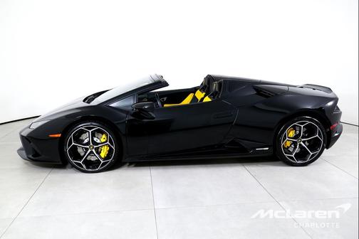 Nero Noctis 2022 Lamborghini Huracan EVO Spyder RWD