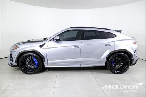 2021 Lamborghini Urus Pearl Capsule