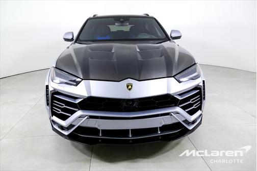 2021 Lamborghini Urus Pearl Capsule