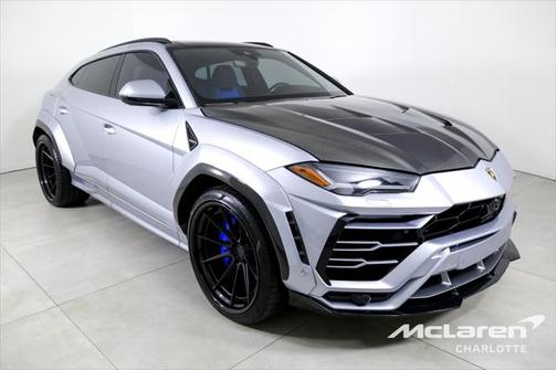 2021 Lamborghini Urus Pearl Capsule