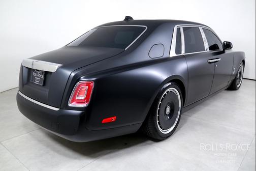 2025 Rolls-Royce Phantom Sedan