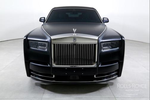 2025 Rolls-Royce Phantom Sedan