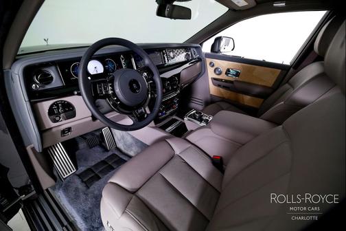 2025 Rolls-Royce Phantom Sedan