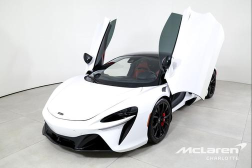 2024 McLaren Artura TechLux