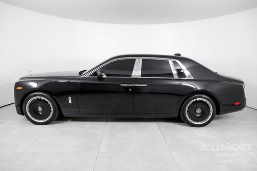 2025 Rolls-Royce Phantom Sedan