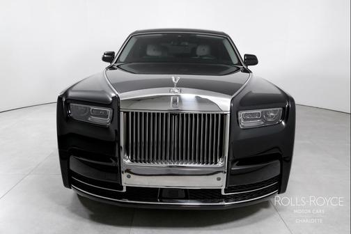 2025 Rolls-Royce Phantom Sedan