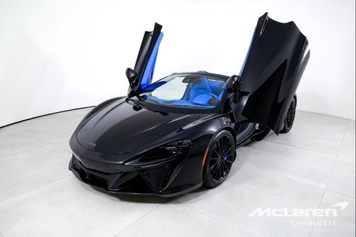 2025 McLaren Artura TechLux