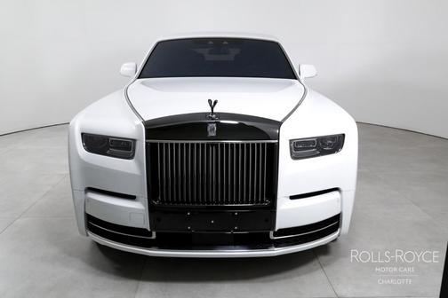 2023 Rolls-Royce Phantom Sedan