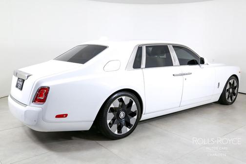 2024 Rolls-Royce Phantom Sedan