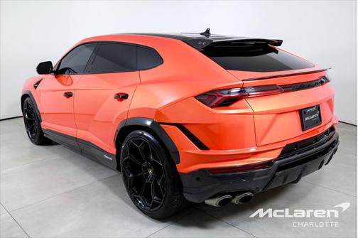 2023 Lamborghini Urus Performante