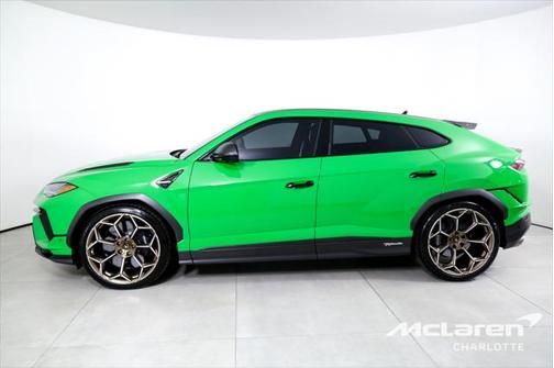 2023 Lamborghini Urus Performante