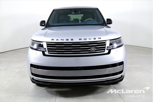 2024 Land Rover Range Rover P615 SV