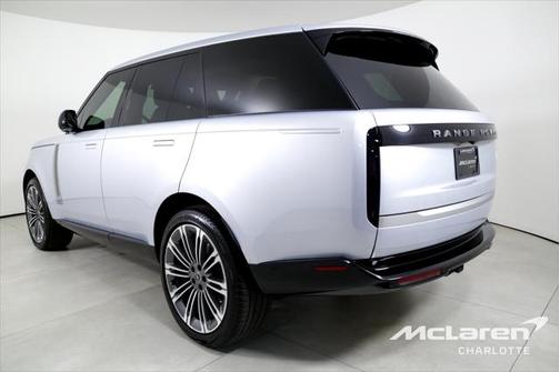 2024 Land Rover Range Rover P615 SV
