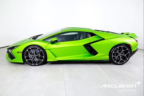 2024 Lamborghini Revuelto Coupe
