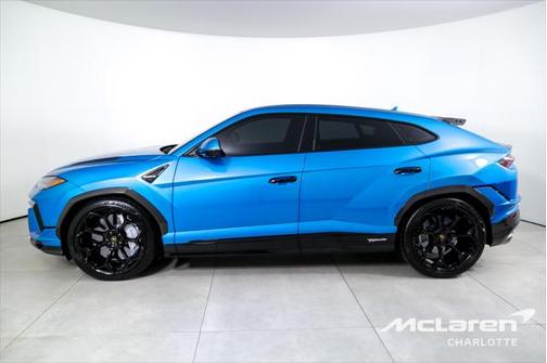 2023 Lamborghini Urus Performante