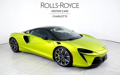 2023 McLaren Artura Coupe