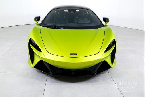 2023 McLaren Artura Coupe