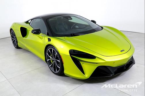 2023 McLaren Artura Coupe