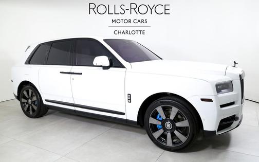 Arctic White 2023 Rolls-Royce Cullinan SUV