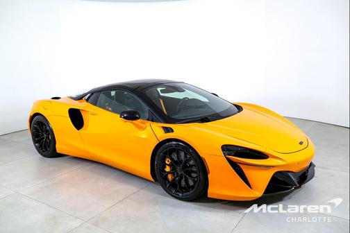 2025 McLaren Artura TechLux