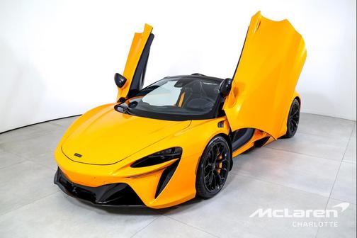 2025 McLaren Artura TechLux