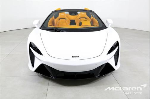2025 McLaren Artura TechLux