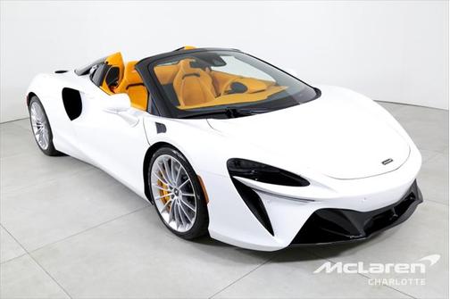 2025 McLaren Artura TechLux