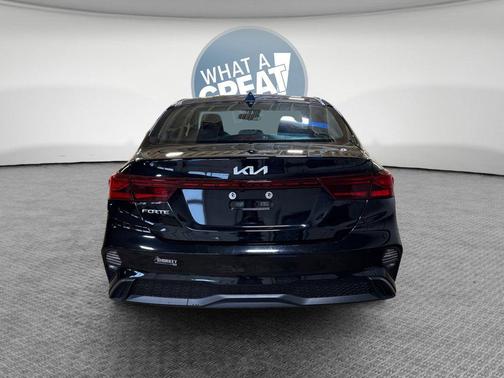 Aurora Black 2023 Kia Forte LXS