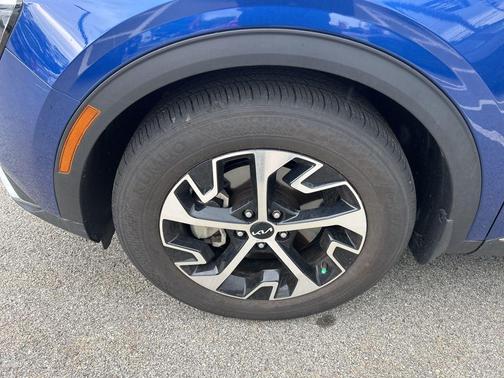 Sapphire Blue 2023 Kia Sportage EX