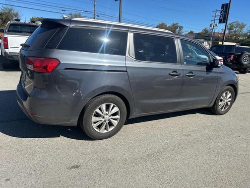 2018 Kia Sedona LX