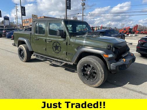2022 Jeep Gladiator Sport