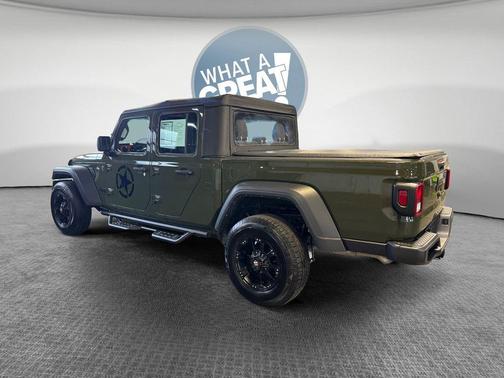 2022 Jeep Gladiator Sport