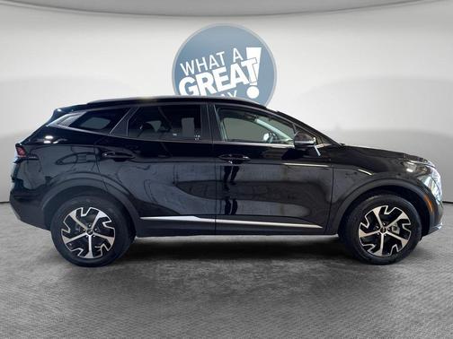 Ebony Black 2024 Kia Sportage EX